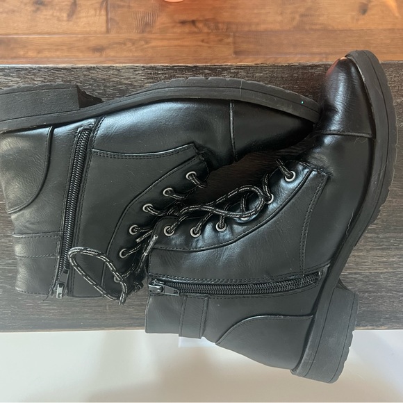 Madden Girl Black Combat / Moto Boots - 4Y - Picture 3 of 5